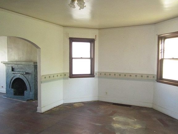 3rd image of 5107 W 22nd Pl