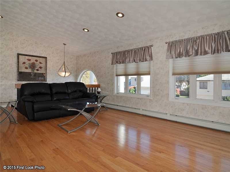16 Springdale Ave, North Providence, RI 02904 Zillow