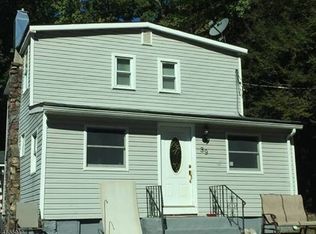 39 Reidy Pl, Hewitt, NJ 07421