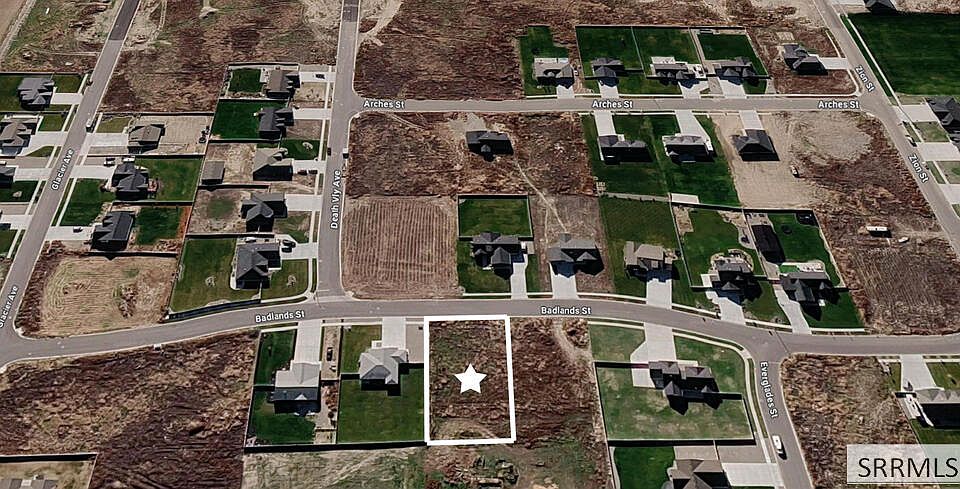1st image of 565 Badlands St