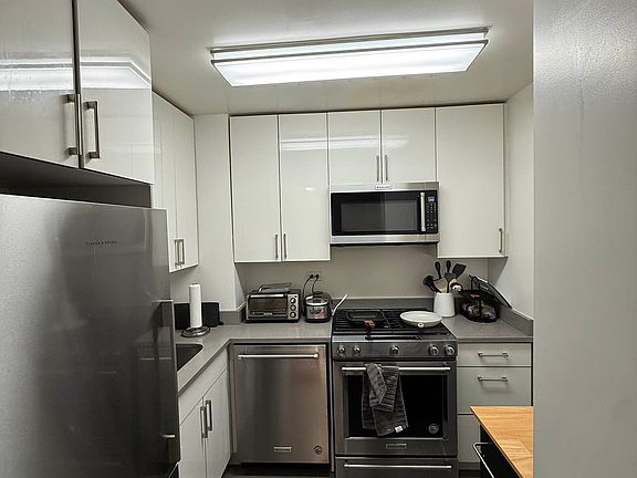 2nd image of 279 E 44th St APT 9B
