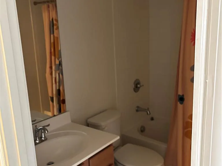 1155 Westminster Dr — Photo 16