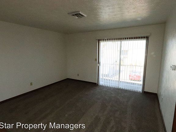 3rd image of 2501 W Clinton St Unit 2501C