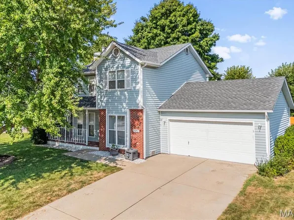 824 Emerald Green Dr, O'Fallon, IL 62269