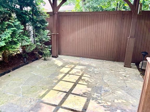 5th image of 38 Meadow Ln