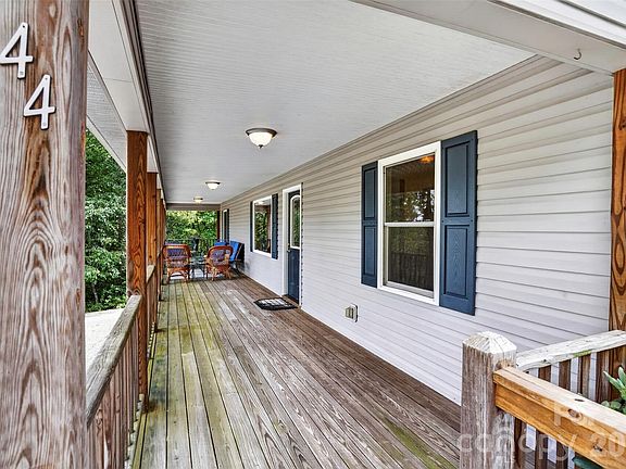 2nd image of 44 Autumn View Dr