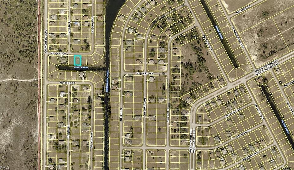 2nd image of 818 NE 41st Ln