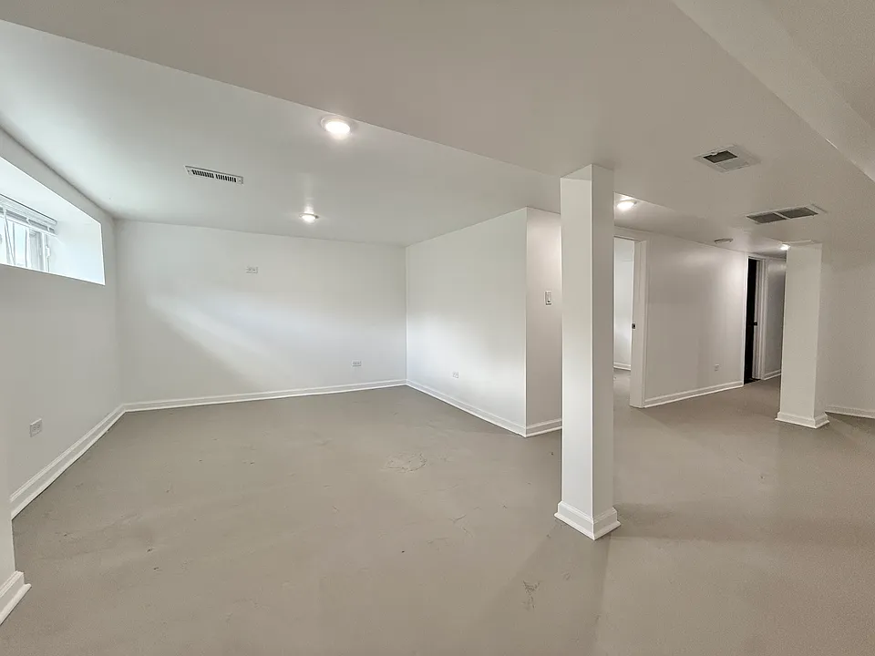 3540 W Carroll Ave #BASEMENT