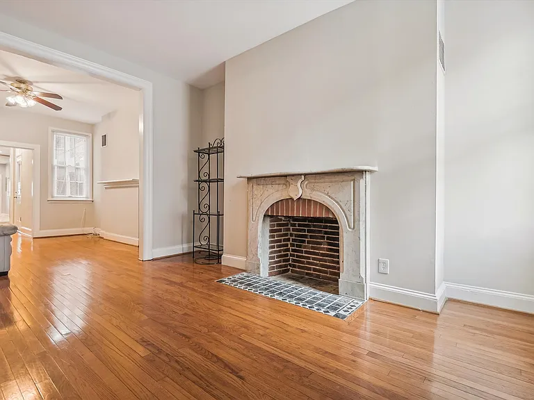 1253 William St — Photo 8