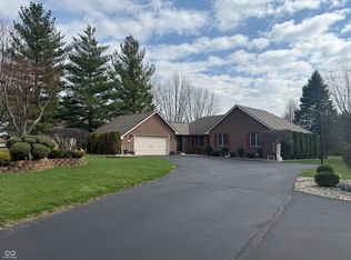 825 E Barachel Ln, Greensburg, IN 47240