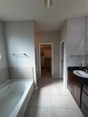 220 E Lake Dr — Photo 10