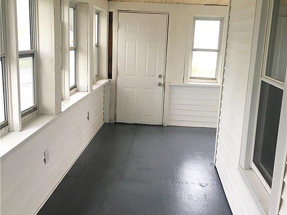 4th image of 235 Gillespie Ave