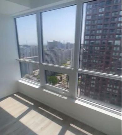 4th image of 395 Bloor St E #2502
