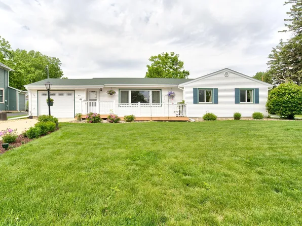 421 West St, Mantorville, MN 55955