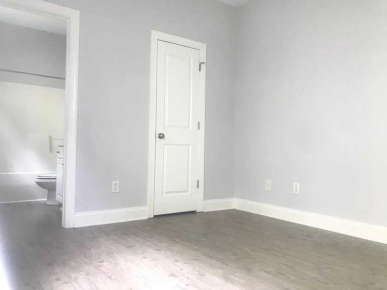 613 Campbell St #1 — Photo 6