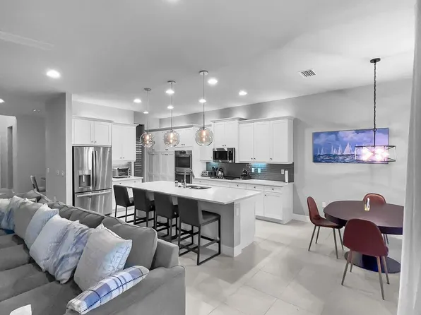 4594 Kensington Cir, Naples, FL 34119