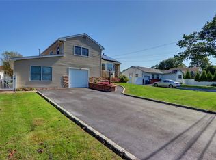 79 W 16th St, Deer Park, NY 11729
