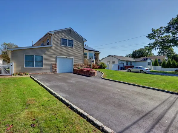 79 W 16th Street, Deer Park, NY 11729