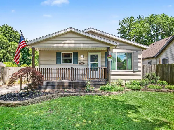 341 Nora St SE, Kentwood, MI 49548