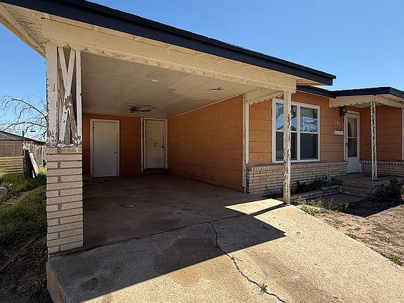 3rd image of 209 Circle Dr