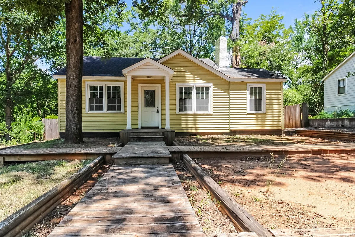 1 Hillcrest Ave — Photo 1
