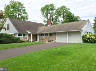 51 Rain Lily Rd, Levittown, PA 19056