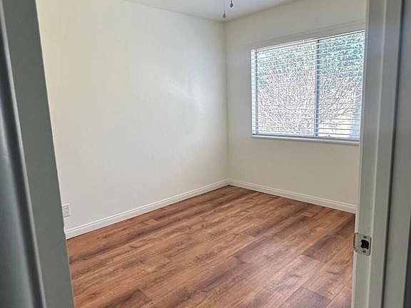 4th image of 3930 S A St