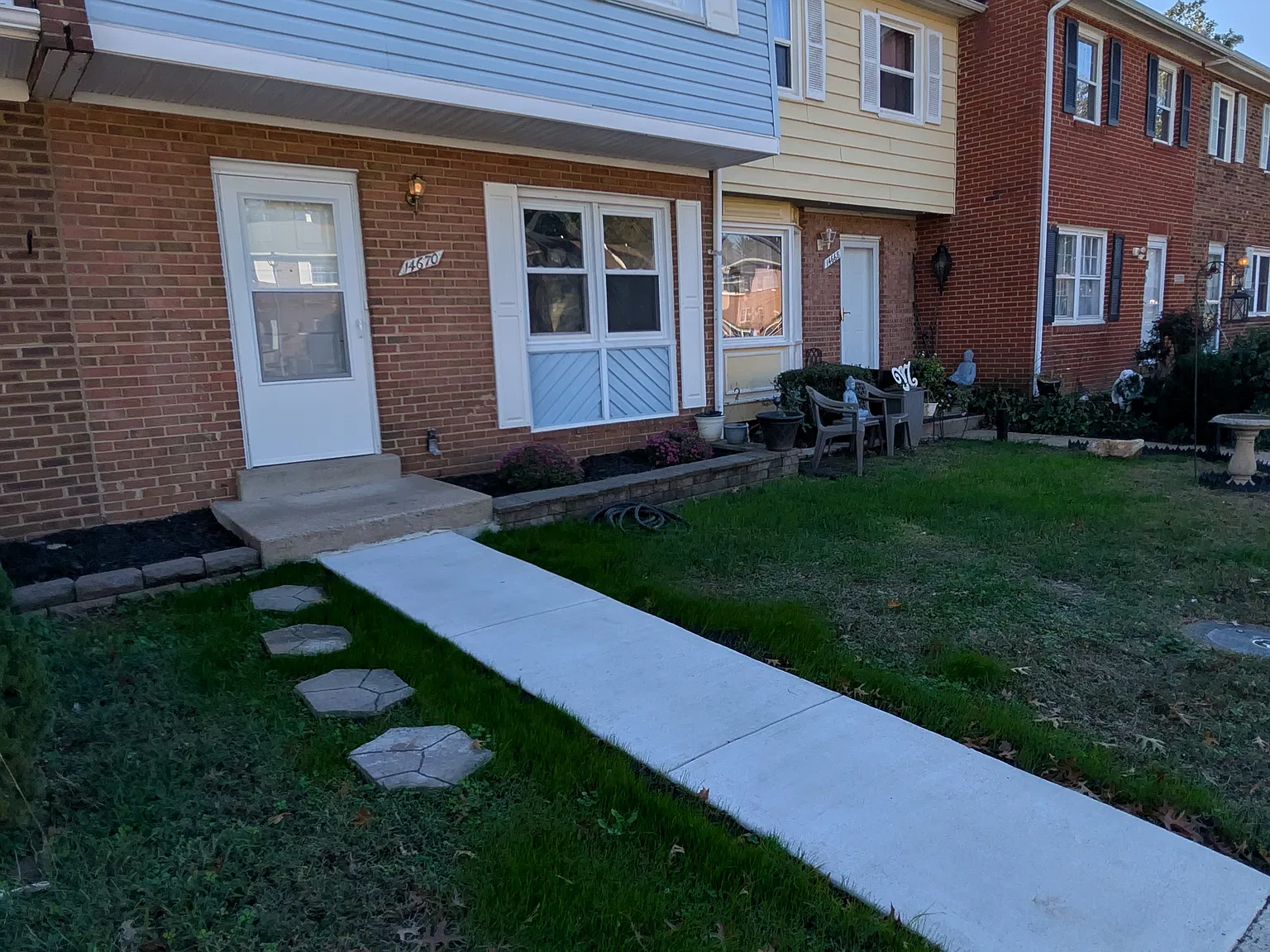 3 bed, 2.5 bath, 1260 sqft, $2,325 — Photo 3