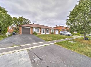 45 Greyhound Dr, Toronto, ON M2H 1K2