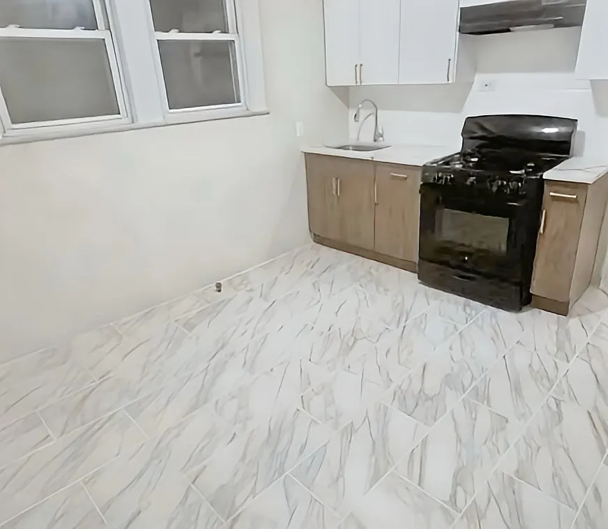 4 bed, 1200 sqft, $2,650 — Photo 2