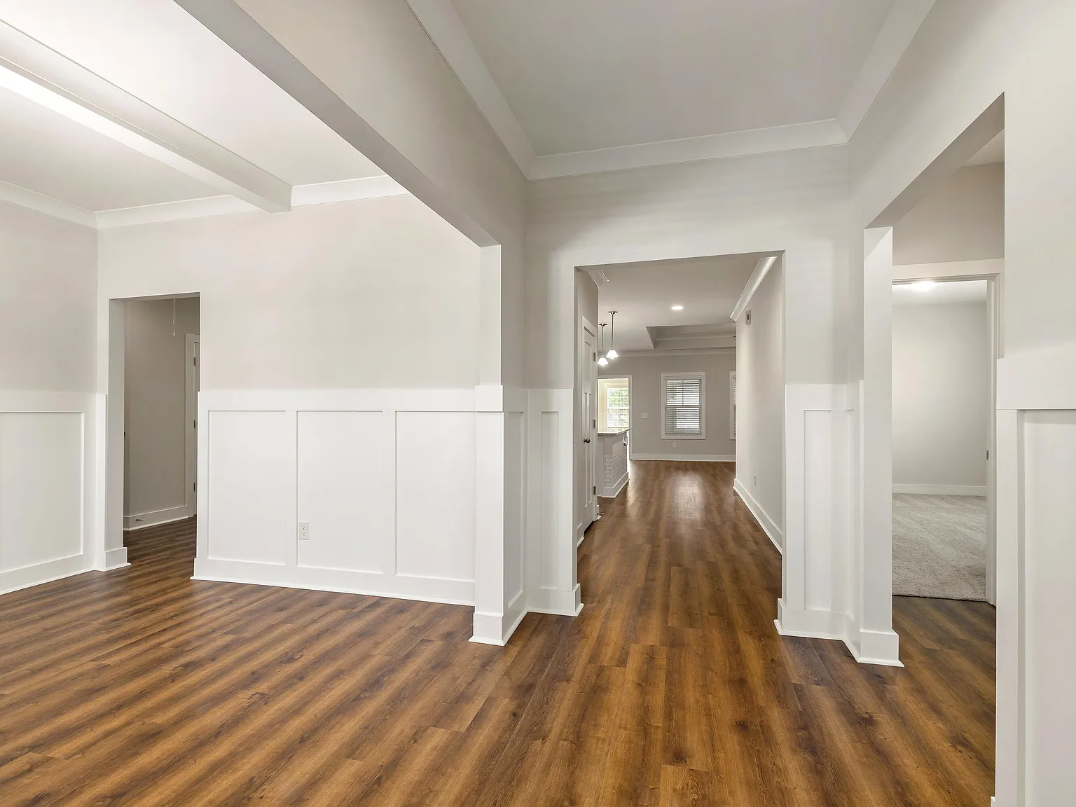 3 bed, 2.5 bath, 2730 sqft, $2,500 — Photo 2
