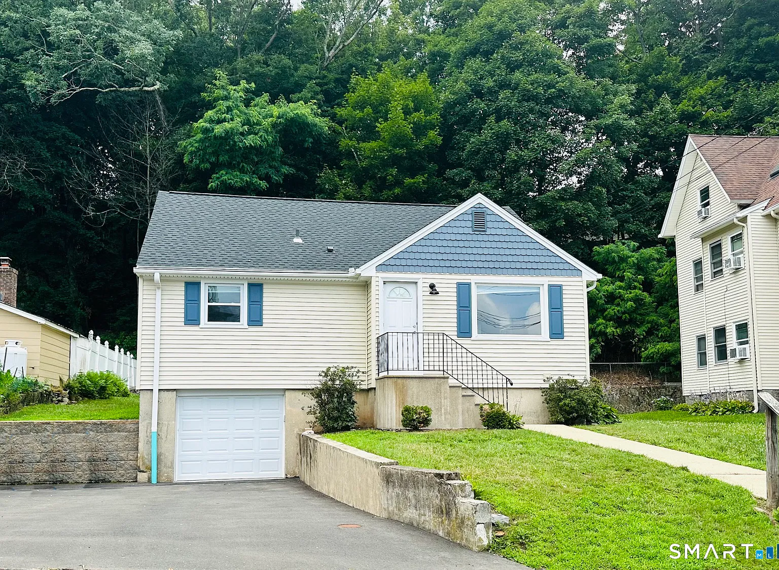 4 bed, 1.5 bath, 1400 sqft, $2,850 — Photo 2