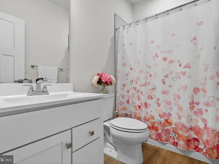 54 Sidney Ln — Photo 30