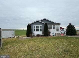 200 W Burkholder Dr TRAILER 25, Lititz, PA 17543