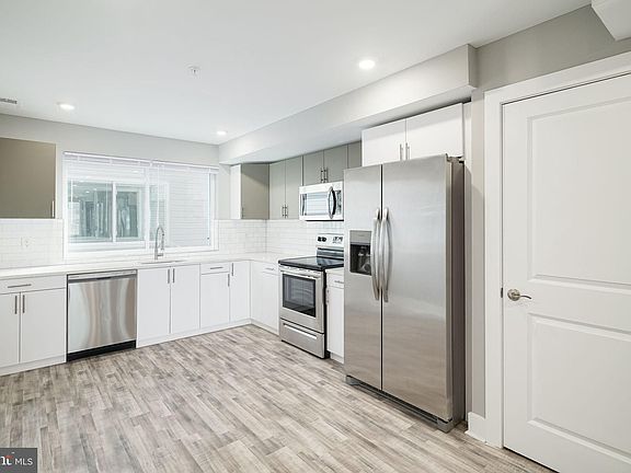 4th image of 1443 N 8th St Unit 1