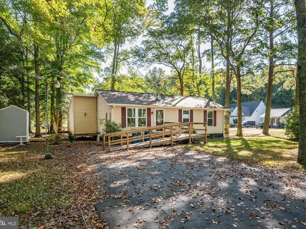 59 Castle Dr, Ocean Pines, MD 21811