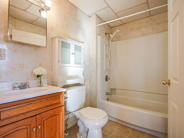 29 Saint Lawrence St #2 — Photo 24