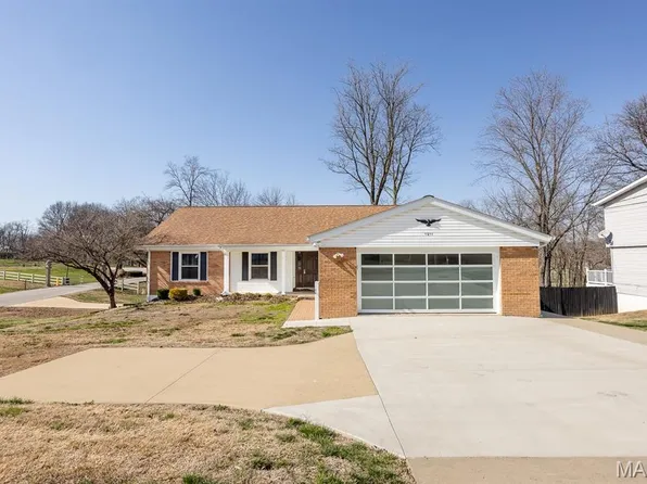 1011 Belleville St, Lebanon, IL 62254