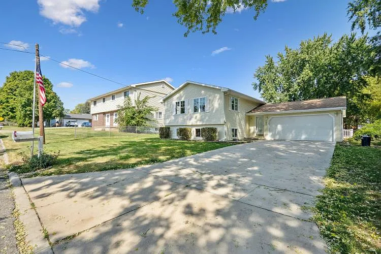 1807 Alden Ave — Photo 2