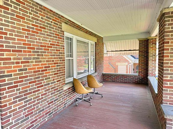 3rd image of 86 Fairfax Dr