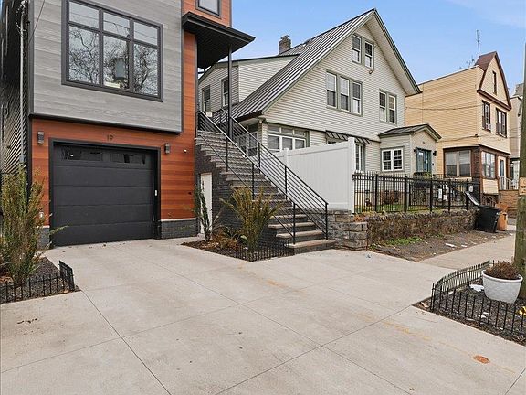 5th image of 19 Eastern Pkwy Unit 1