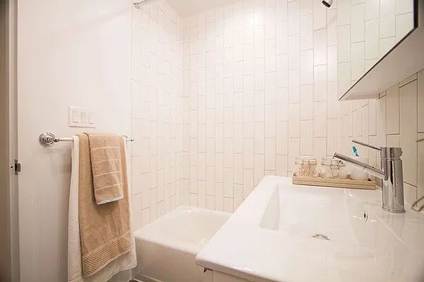 Rented by Nooklyn NYC LLC | media 11