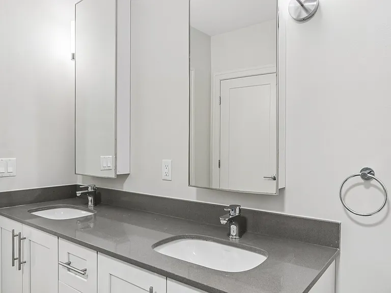Park77 Apartments — Photo 49