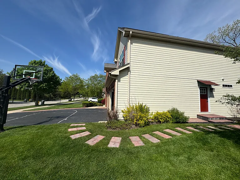 4734 Burr Oak Ct — Photo 3