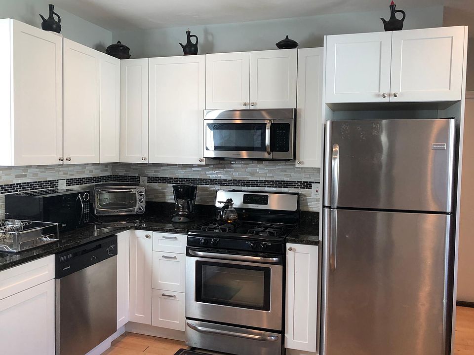 2nd image of 181 Nichols St #1
