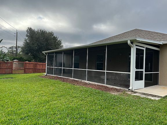 2nd image of 221 King Arthur Ct
