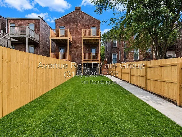 2329 Hickory St — Photo 27