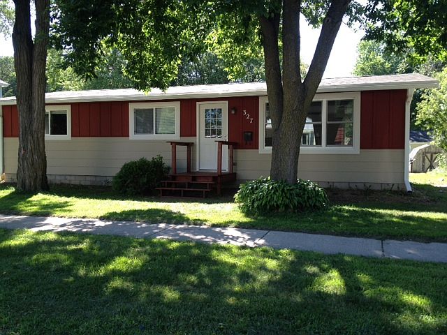 1st image of 327 Oak Ave