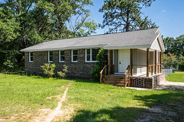 5075 Seymour Rd — Photo 1