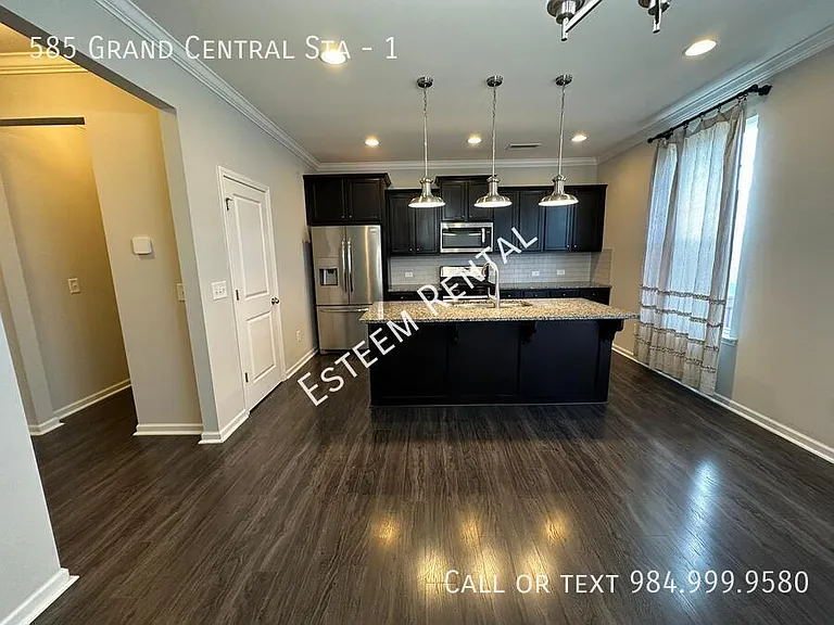 585 Grand Central Sta #1 — Photo 13